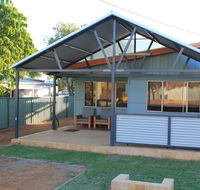 Kestrel Chalets - Goulburn Accommodation