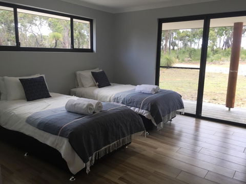 Eagle Bay House - Goulburn Accommodation 1