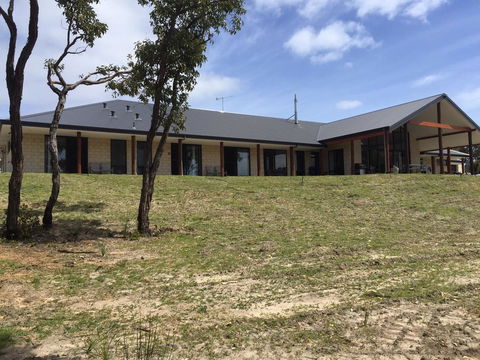 Eagle Bay House - Goulburn Accommodation 5