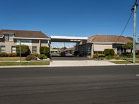 Barclay Motor Inn