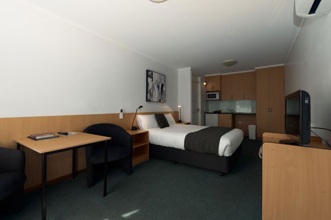 Barclay Motor Inn - Goulburn Accommodation 4