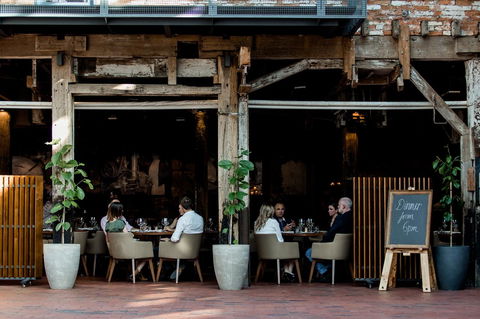 The Henry Jones Art Hotel - Goulburn Accommodation 7