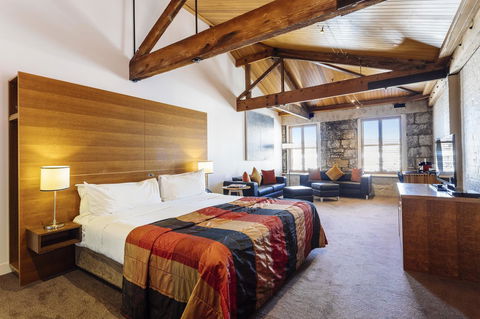 The Henry Jones Art Hotel - Goulburn Accommodation 6