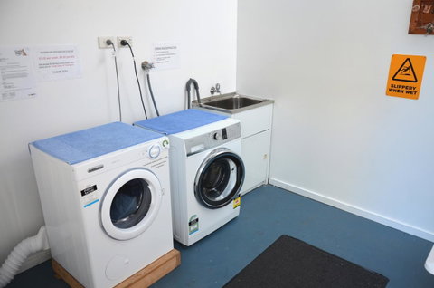 Castaway Holiday Apartments - Goulburn Accommodation 22