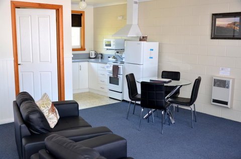 Castaway Holiday Apartments - Goulburn Accommodation 23