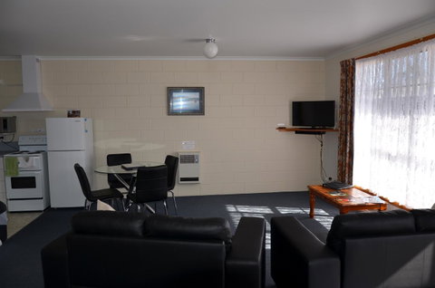 Castaway Holiday Apartments - Goulburn Accommodation 14