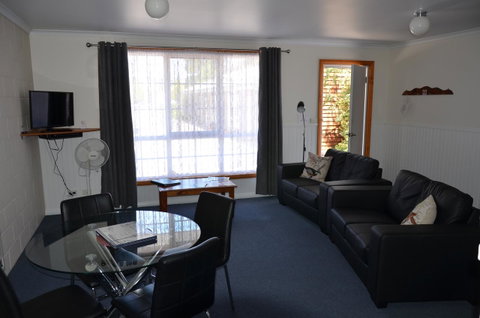Castaway Holiday Apartments - Goulburn Accommodation 27
