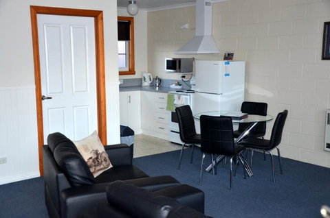 Castaway Holiday Apartments - Goulburn Accommodation 10