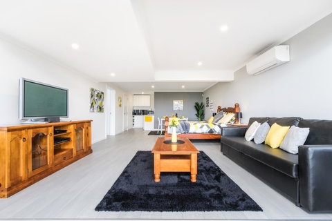 Views Forever - Devonport - Goulburn Accommodation 5
