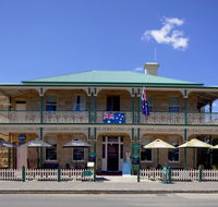 The Richmond Arms Hotel - Goulburn Accommodation