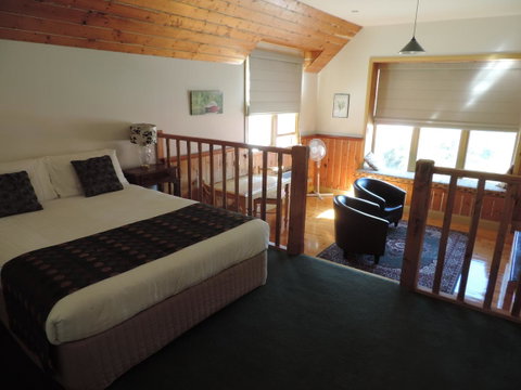 Bushman's Cafe - Goulburn Accommodation 12