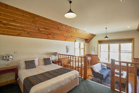 Bushman's Cafe - Goulburn Accommodation 1