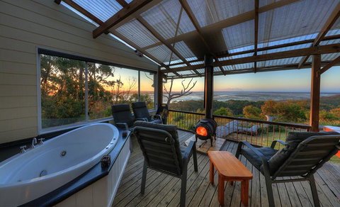 Island View Spa Cottage - Goulburn Accommodation 1