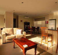 Hobart Villa - Goulburn Accommodation