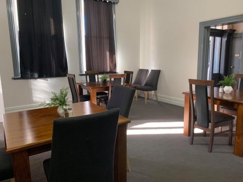 New Cornwall Hotel - Goulburn Accommodation 2