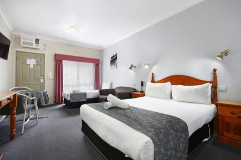 New England Motor Inn - Goulburn Accommodation 2