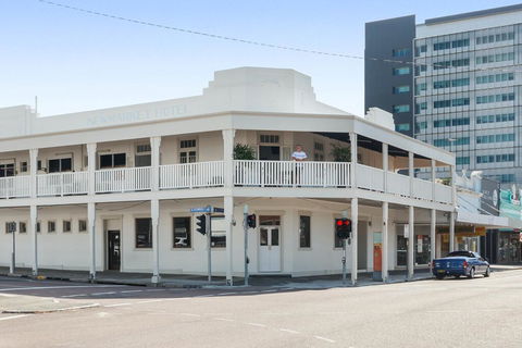 Newmarket Hotel - Goulburn Accommodation 2