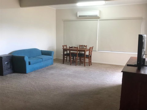 O'Shea's Royal Hotel - Goulburn Accommodation 1