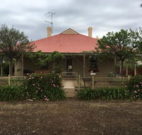 Oakwood Cottage - Goulburn Accommodation