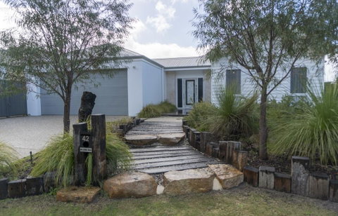 OCEAN & EARTH - Goulburn Accommodation 0