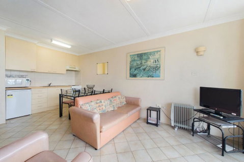 Ocean Court 8 13 Lord Street - Goulburn Accommodation 3