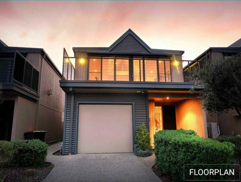 Ocean Grove House With Fantastic Ocean Views - Goulburn Accommodation 0