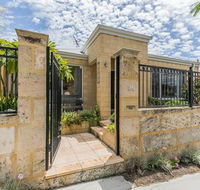 Ocean Keys Cottage - Free WiFi - Goulburn Accommodation