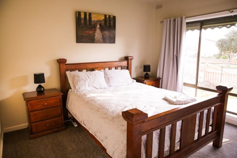 Ocean Views - Goulburn Accommodation 2