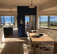 Ocean Views' 4 Ocean Street - air conditioned luxury with beautiful ocean views - Goulburn Accommodation