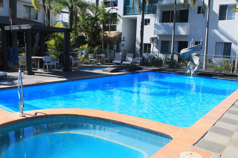 Oceanside Hawks Nest - Goulburn Accommodation 0