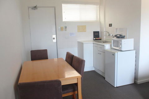 Oceanside Hawks Nest - Goulburn Accommodation 2