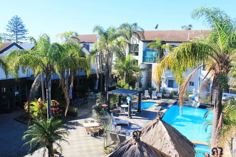 Oceanside Hawks Nest - Goulburn Accommodation 1
