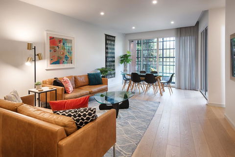 Orange Stay Townhouses - Goulburn Accommodation 3