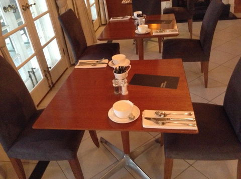 Oscars Waterfront Boutique Hotel - Goulburn Accommodation 1