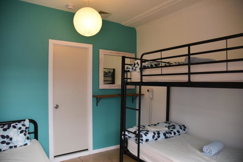 Ozzie Pozzie Backpackers - Port Macquarie YHA - Goulburn Accommodation 1