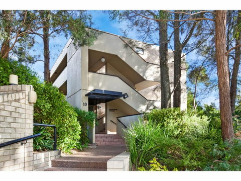 PANAMA-hosted By:L'Abode Accommodation - Goulburn Accommodation 1