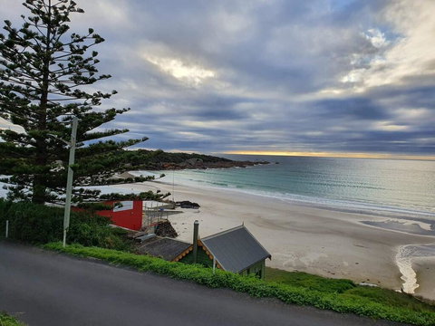 Paradise House, Boat Harbour Beach - Goulburn Accommodation 2