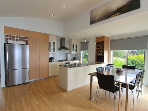 Paradise House, Boat Harbour Beach - Goulburn Accommodation 3