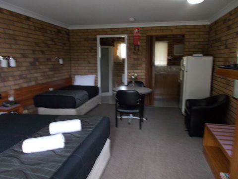 Park House Motor Inn - Goulburn Accommodation 0