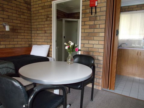 Park House Motor Inn - Goulburn Accommodation 3
