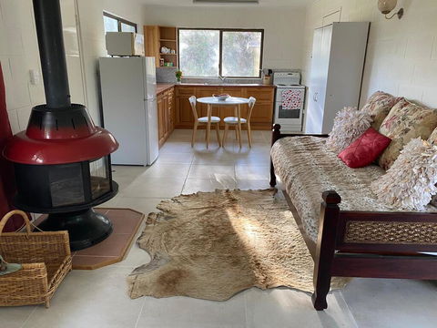 Pear Tree Cottage At Amiens - Goulburn Accommodation 0