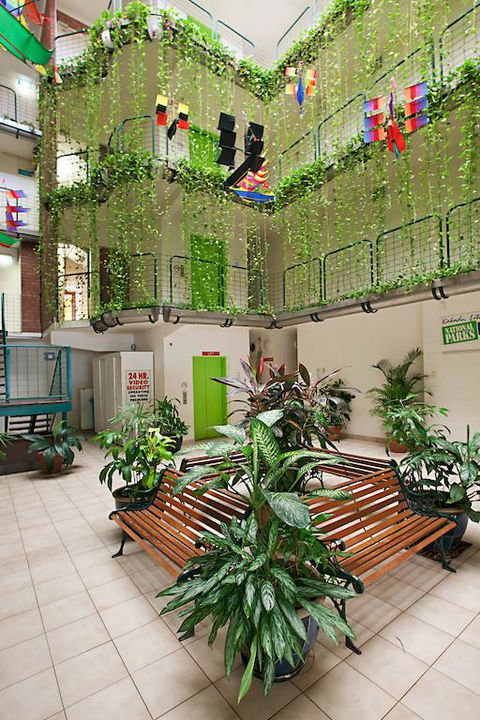 Peninsular Apartments - Goulburn Accommodation 3