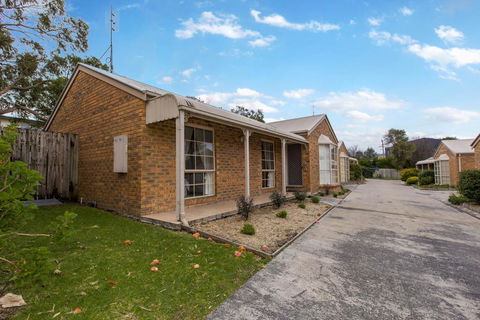 PERFECT ON PYMBLE AVE - Goulburn Accommodation 0