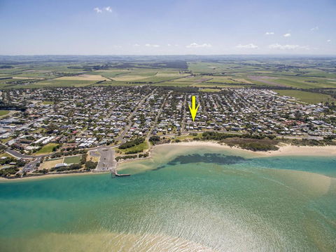 PERFECT ON PYMBLE AVE - Goulburn Accommodation 3