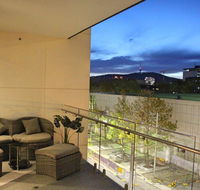 Perfectly Located Modern Apartment - Canberra CBD - Goulburn Accommodation