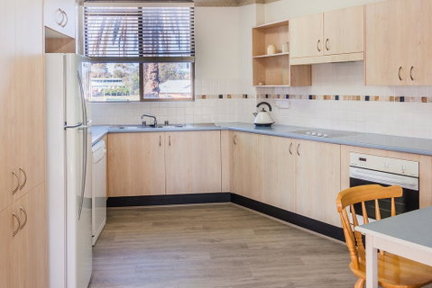 PERFECTLY POSITIONED BEACHFRONT APARTMENT-GREAT LOCATION WITH OCEAN VIEWS - Goulburn Accommodation 1