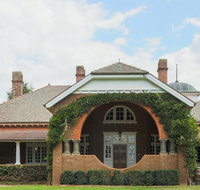Petersons Armidale Winery and Guesthouse - Goulburn Accommodation