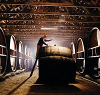 Pieter van Gent Winery  Vineyard - Goulburn Accommodation