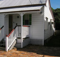 Pine Cottage - Goulburn Accommodation