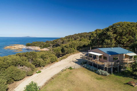Pine Scrub Beach House - Goulburn Accommodation 0